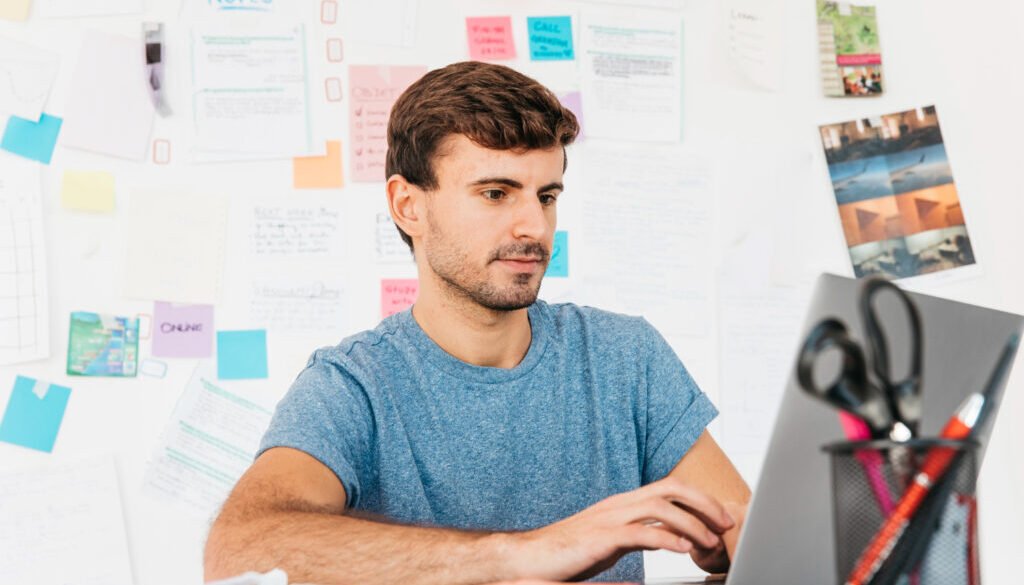 How to Use AI Tools to Ace Your Job Search (Resume, Cover Letter, Interviews)