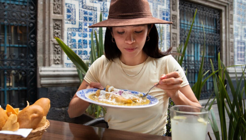 Food and Culture Traditional Dishes You Must Try in the USA, UK, and Australia