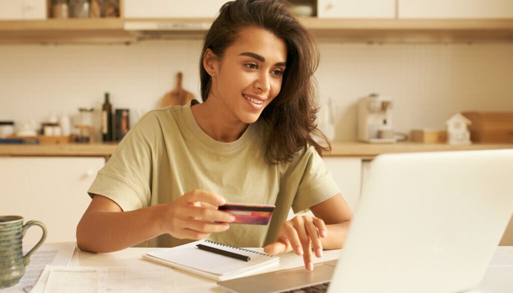 Freelancing vs Blogging vs YouTube Which is the Best Online Career in 2025