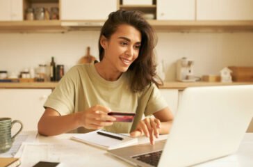 Freelancing vs Blogging vs YouTube Which is the Best Online Career in 2025