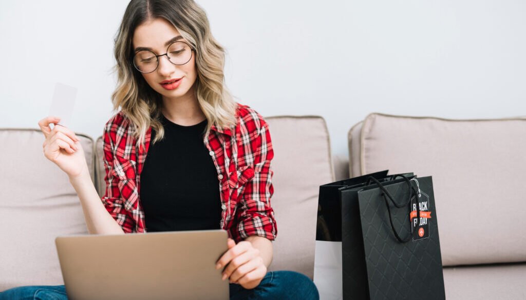 The Pros and Cons of Running a Physical Store vs an Online Store